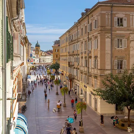 Apartment Cosy&lux On Main Square, Korzo Rijeka