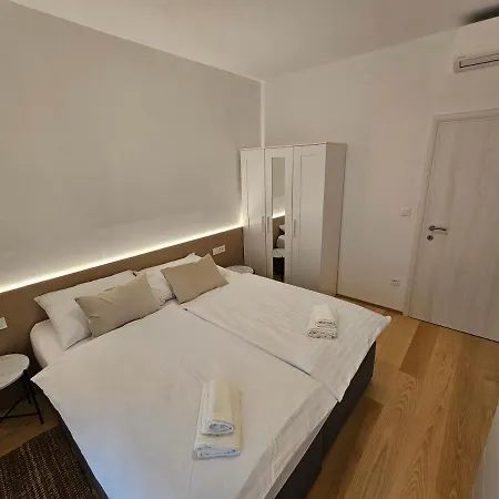 Cosy&lux On Main Square, Korzo Appartement