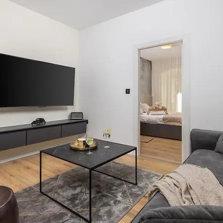Cosy&lux On Main Square, Korzo Appartement
