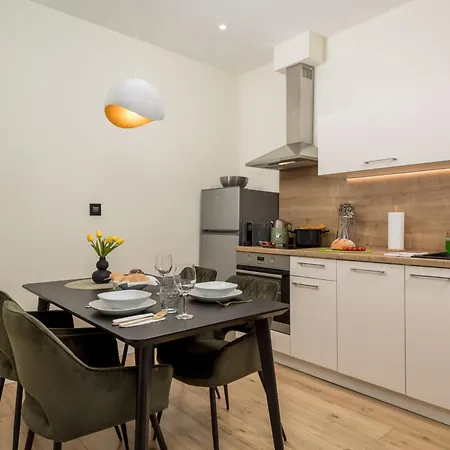 Cosy&lux On Main Square, Korzo * רייקה